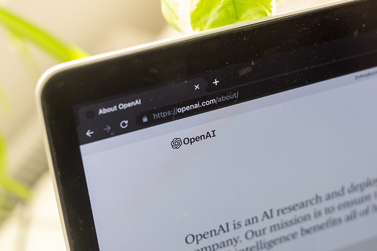 OpenAI创融资纪录,DeepSeek改写竞争规则